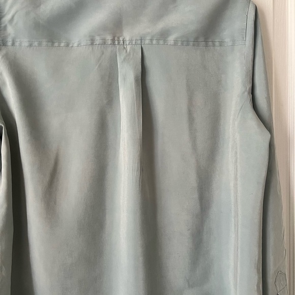 Chico's Blue Notched Collar Button Down Blouse Size 1 - Picture 5 of 7